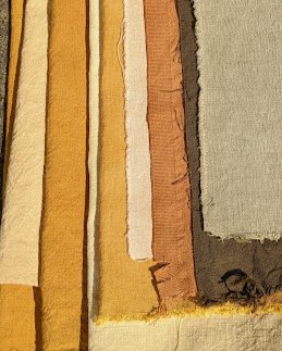 laurajpottinger's tweet photo. Early experiments with onion skin dye on cotton and linen. Beautiful range of colours from one dye pot (+ iron + soda ash modifiers) #MakingSlowColour #naturaldye #plantdyes #naturaldyeing https://t.co/9tngP6ksQa