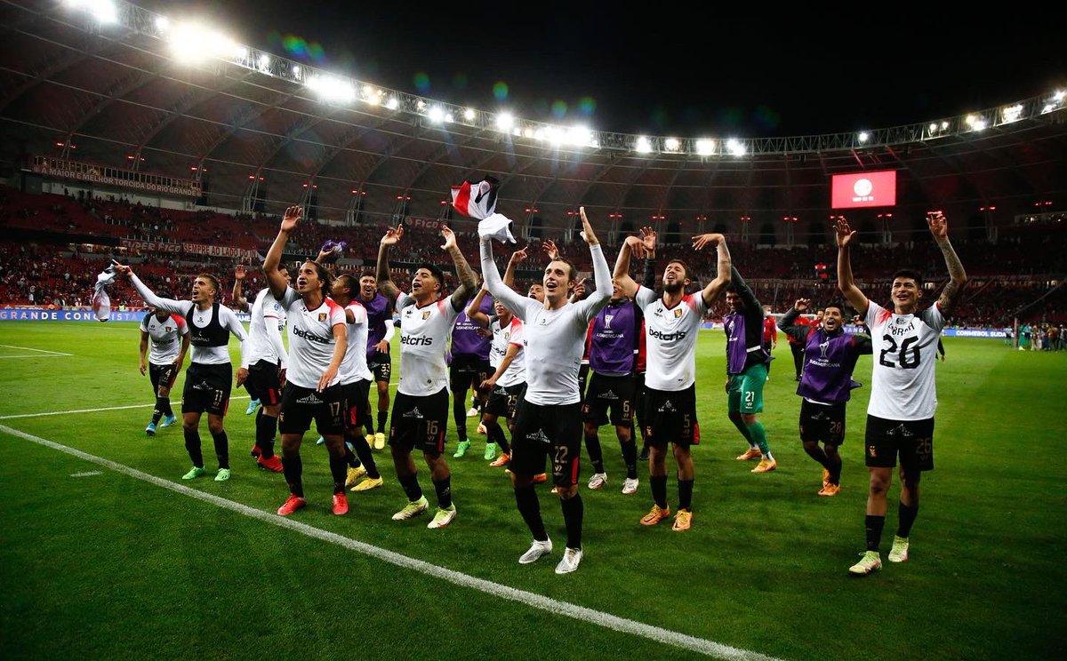 twente171's tweet photo. Que hermoso poder formar parte de este grupo y de todo lo que venimos logrando!! 🔴⚫️

Vamos por la final!! 💪🏼🏆

@MelgarOficial @Nike @nikefootball @AlfilSports @igmasports https://t.co/OXdDotSiQs