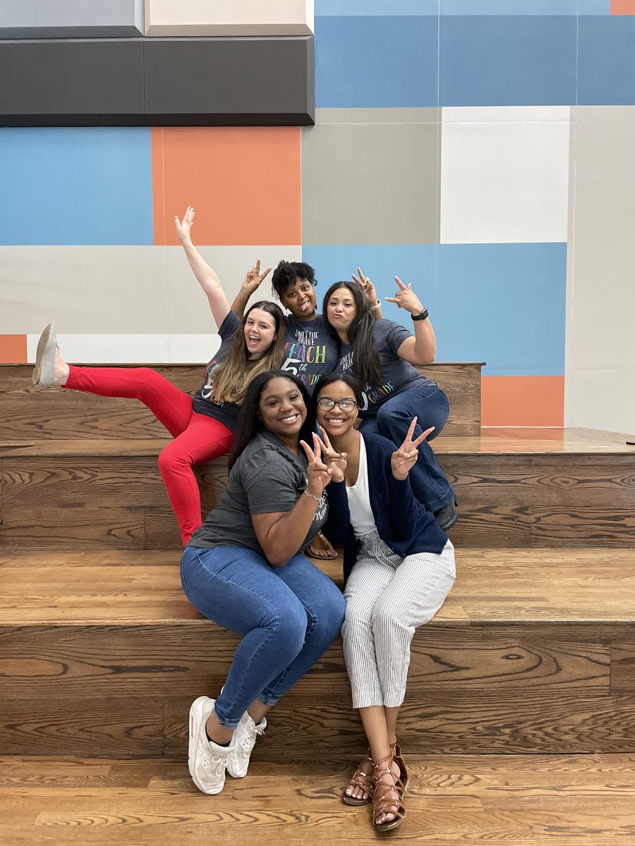JennGallier's tweet photo. @SheridanCFISD @CFISD_ELAR2_5 So thankful for these ladies that give their whole hearts to our superstars ⭐️ https://t.co/RuqDs6ZqUK