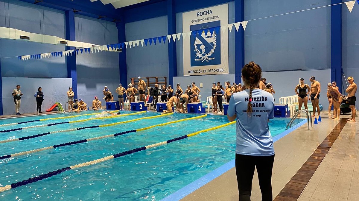 DireccindeDepo5's tweet photo. En la noche de ayer en el Polideportivo de Rocha se llevó a cabo un “Encuentro de Natación Adultos en Equipos” con usuarios de dicha Institución. Participaron 6 equipos de 8 nadadores + https://t.co/mZskpd6yJA