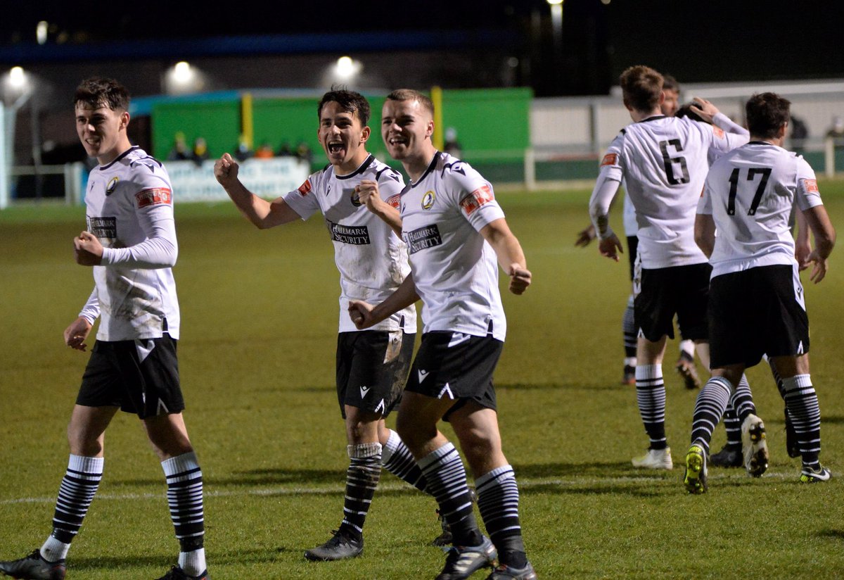 🤪 We’ve had some enjoyable trips to Runcorn…

🤞 for more of the same tomorrow! 

#UTW | ⚪️⚫️