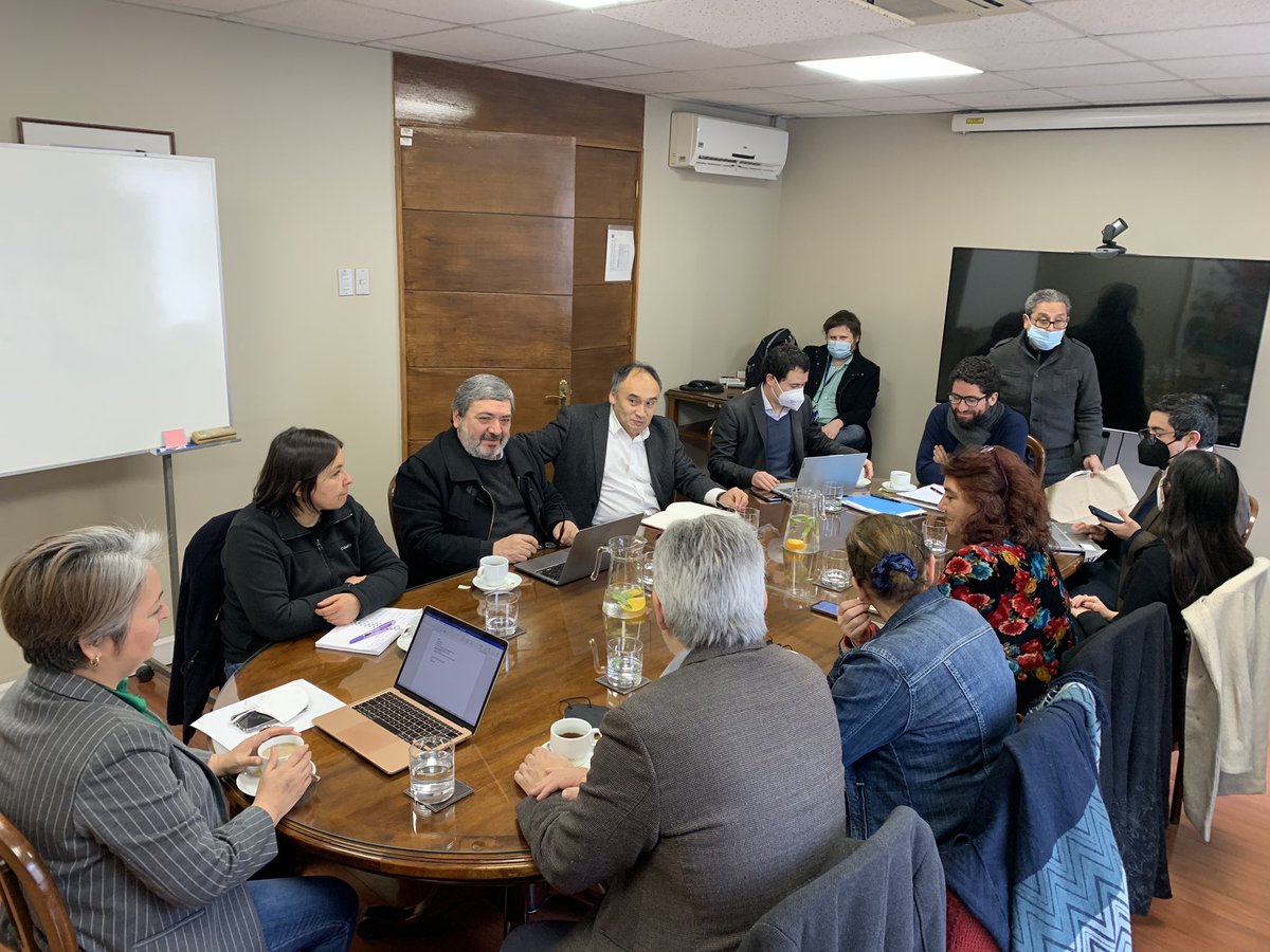 anefchile's tweet photo. 📍AHORA: Con participación del presidente nacional José Pérez Debelli y los/s dirigentes nacionales Victoria Escalante Náyade Zúñiga Ivonne Rozas y Helmuth Griot @anefchile se reúne con la ministra del Trabajo @jeannette_jara y el subsecretario Giorgio Boccardo https://t.co/1Xj1MbhtzX