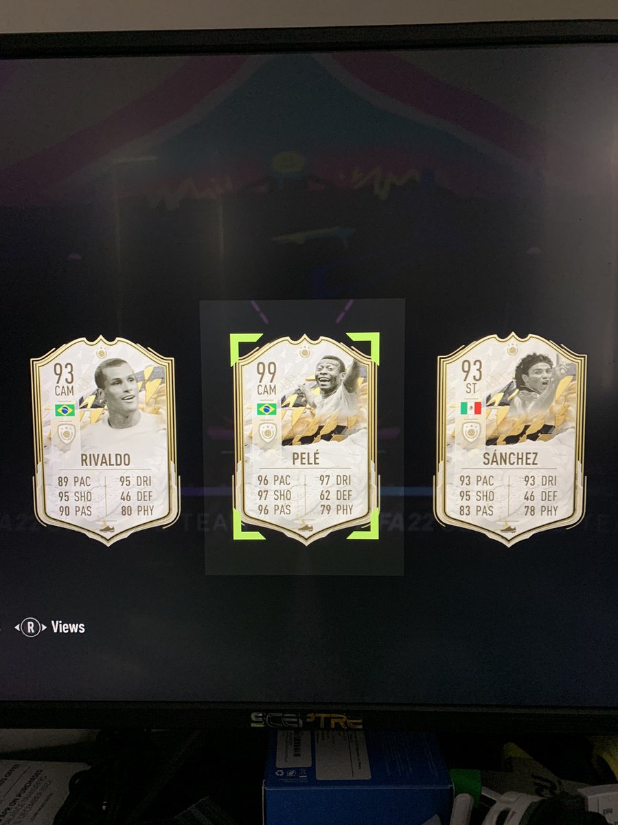 Ferdinand__10's tweet photo. @FUT_Accountant Packed the 🐐 https://t.co/9Hj2GLtYtA