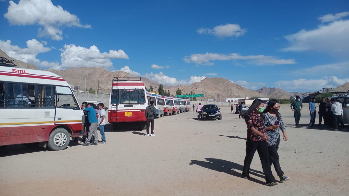 PadmaStanzin29's tweet photo. Thanking @lgladakh #LahdcLeh @DC_Leh_Official #utadministration for the bus. 
Once again Because of #lahdcleh CEC @tashi_gyalson aspirants of SSC can give their exams on time. 
We the students community appreciate such efforts and in future too. https://t.co/13f1kpMboP
