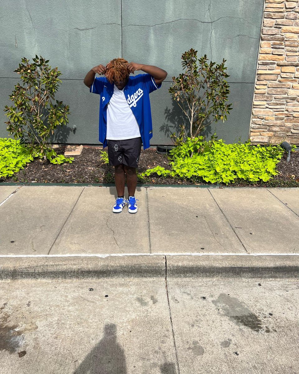 2-toned skelly kid 💀⌚️ tweet media