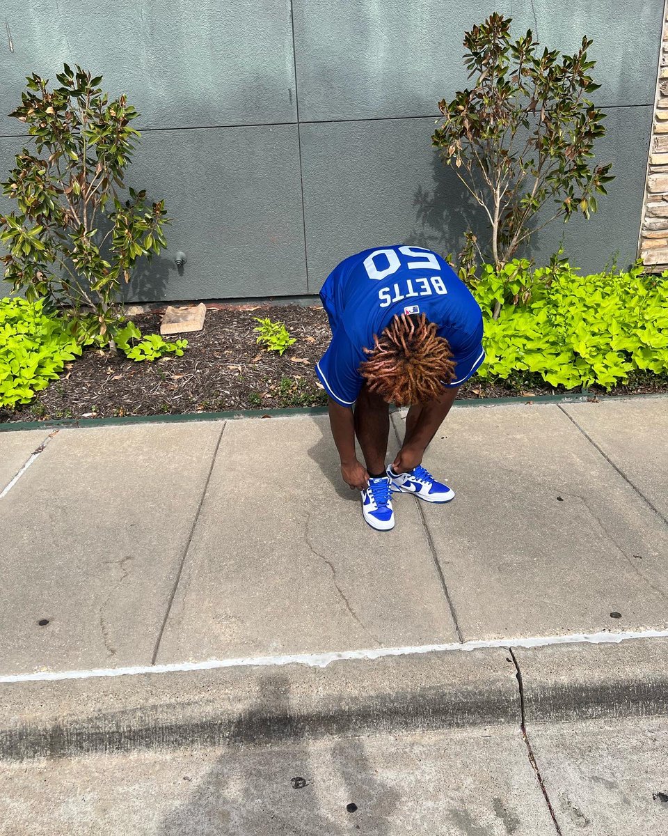 2-toned skelly kid 💀⌚️ tweet media