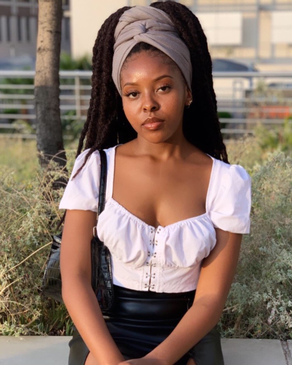 raattiii's tweet image. Let me drop these here too🚶🏽‍♀️