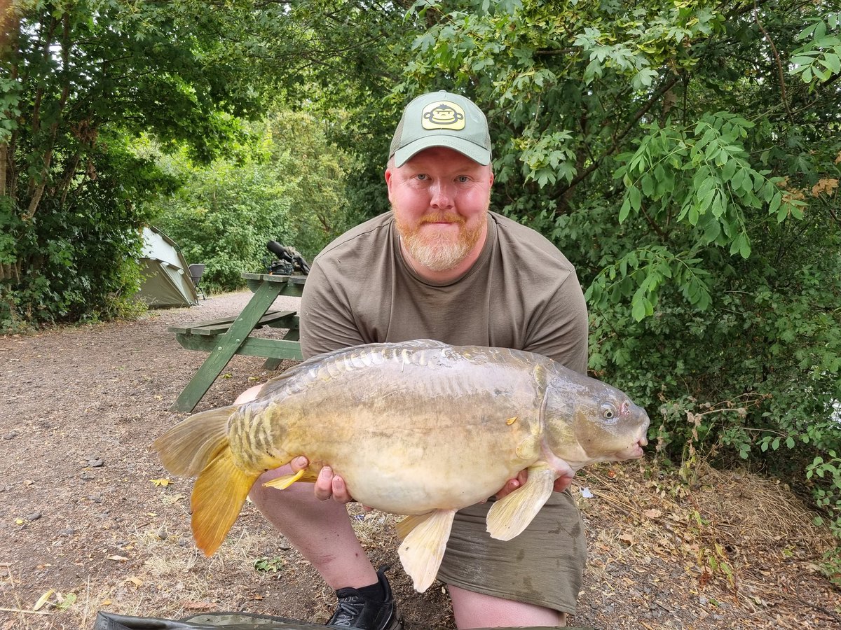 JimDaggerSmith's tweet photo. Wowzers. What a days fishing. Not one but two pb's. Catfish weighing in at 50.7lbs. Then I've finally joined the 20lb club with a carp weighing in at 20.13lbs. Buzzing is an understatement #pb #20club #lovefishing https://t.co/JtYERJPVuK
