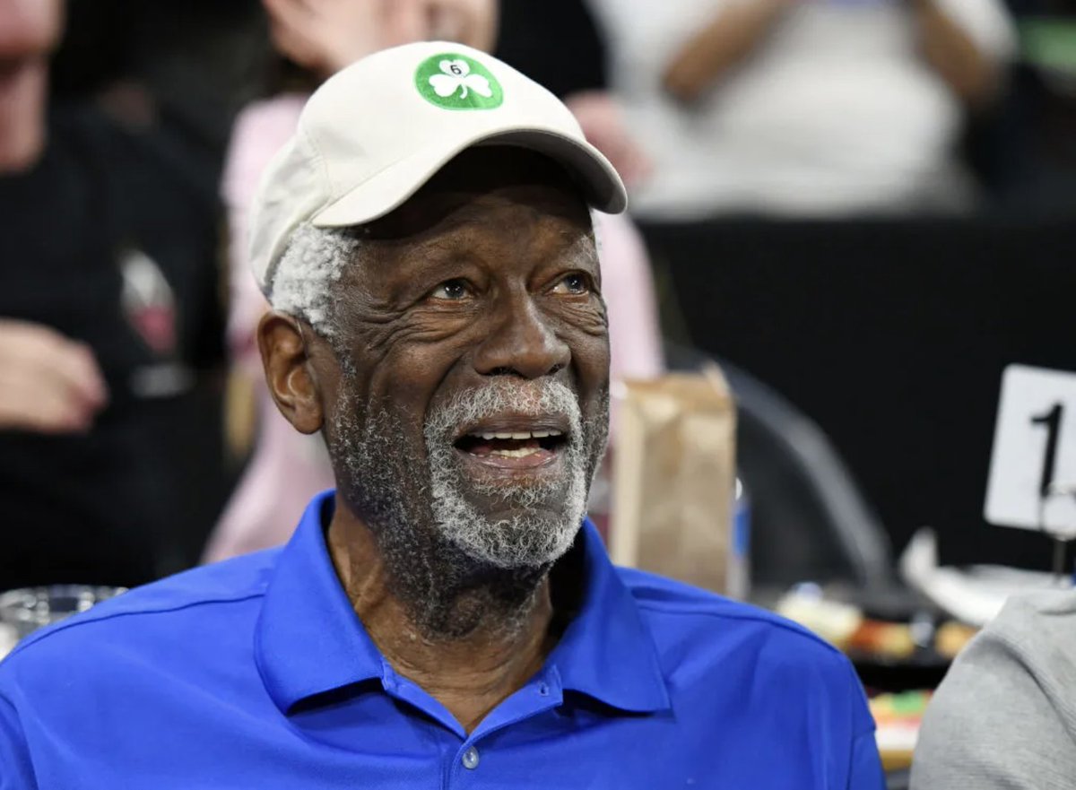 CassiusLife_'s tweet photo. RIP Legend: 11-Time NBA Champion Bill Russell Peacefully Passes Away. 

➡️: https://t.co/guLBAsDELe

📸: Getty Images https://t.co/wLOma0ZXvz