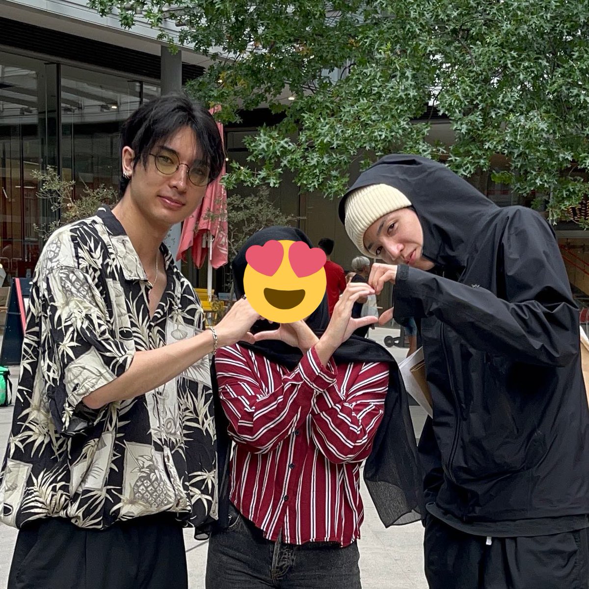 kinoloops's tweet image. havent been on here in a hot minute but i just wanted to say Dreams Come True bc i randomly met yuto n wooseok today while i was out shopping for manga lol n they were so so so sweet n so handsome n so TALL i cant believe theyre real idk how i didnt die Right There 😭❤️ #펜타곤