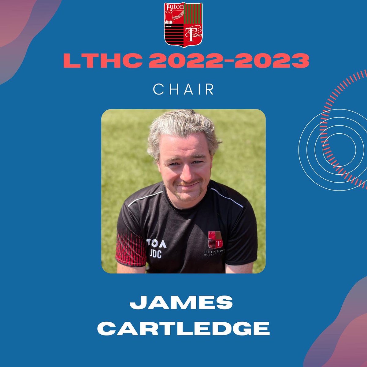 lutontownhc's tweet photo. Next we would like to introduce you to our Chair - James Cartledge, vice chair - Dean Pierce & Secretary - Robin Barnes. โข
โข
โข
#ClubChair #ClubViceChair #ClubSecretary #LTHC #LutonTownHockeyClub #MeetOurCommittee https://t.co/2NEuGaA5bp