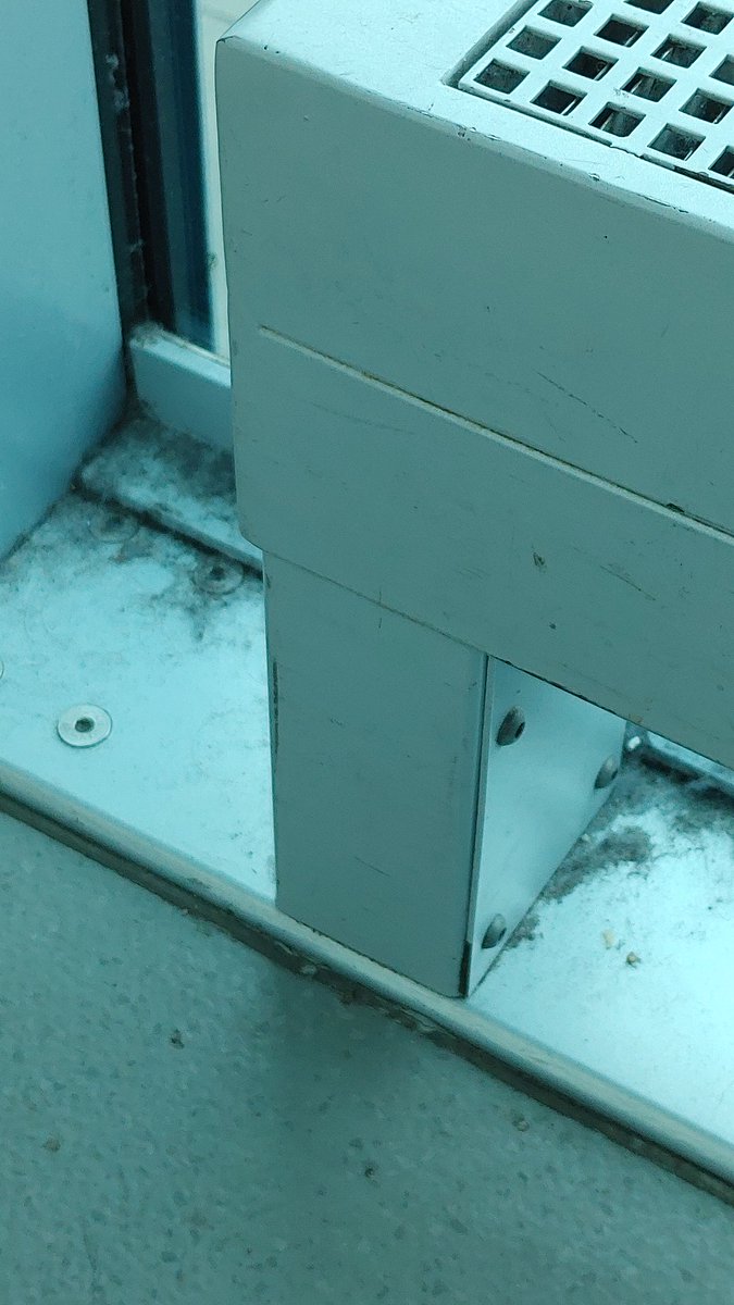 Craigyturner's tweet photo. Sitting at gate 42 to board #Ryanair flight, c'mon #StanstedAirport this is just grotty https://t.co/PPTH00zIe1