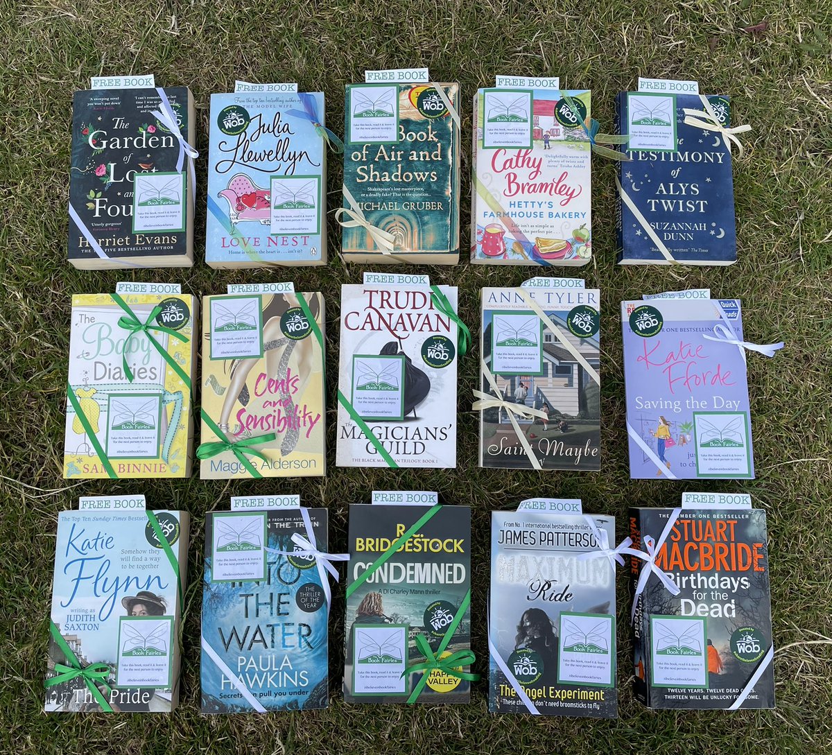 Today @the_bookfairies are celebrating the end of #greenbookfairies month with #secondhandbookfairies
Will you find one of these pre-loved books in #Edinburgh?
Thanks to @Wob_group for donating them

@BookfairiesEdin 
@BookfairiesScot #ibelieveinbookfairies #sharetheloveofreading