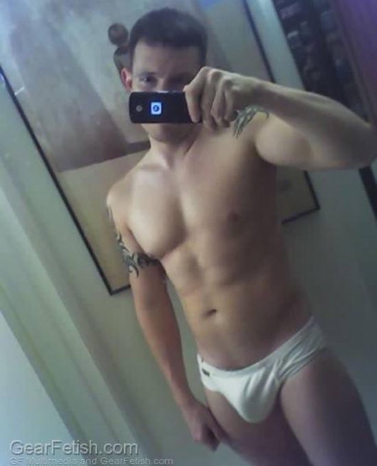 Picture it! Miami 2005 - this young pup took his first thirst trap pic on his brand new Razor flip phone