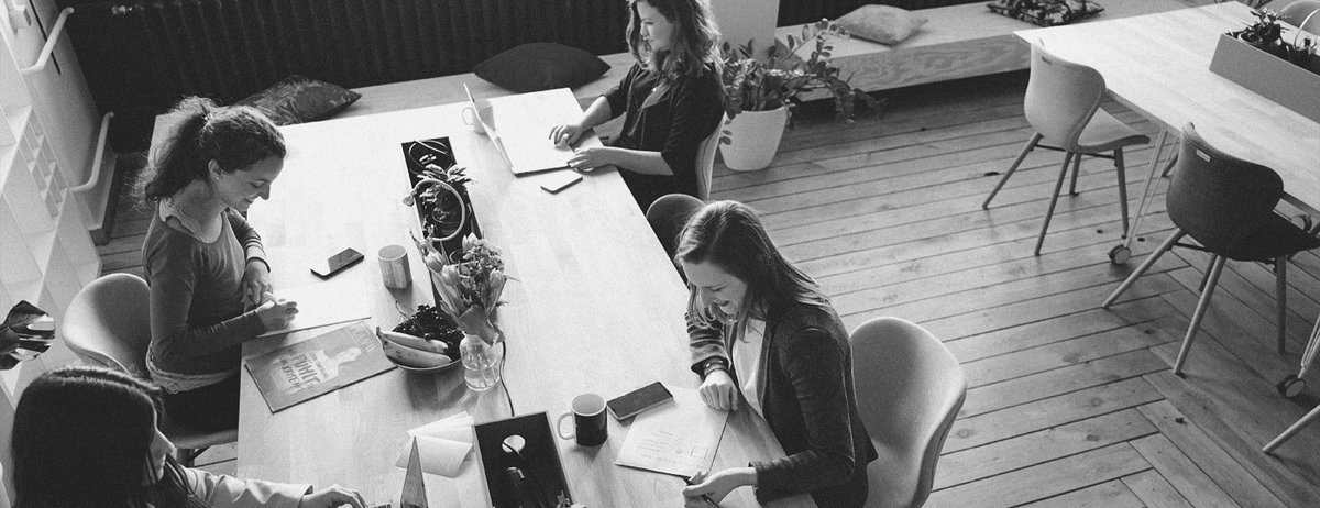 GCUCGLOBAL's tweet photo. Real #connection. Real #community. Real #friends.
Tips on how to attract community to your space here: https://t.co/rMIZEn9TJj #gcucblog #coworking #flexspace #flexoffice #letscothis #futureofwork #sharedspace https://t.co/uaW627UbvI