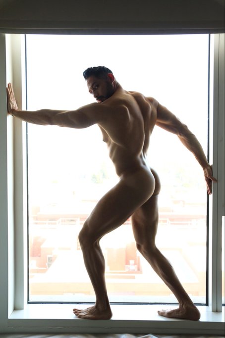 “Keep choosing you again and again.”
.

? @mytrutemptation 
.

#picoftheday #posing #sexy #sexymen #gay