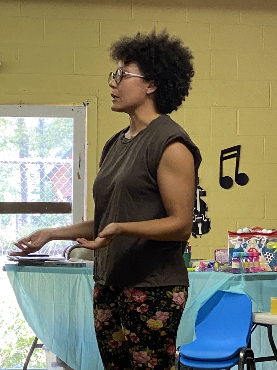 MonicaLewisPat2's tweet photo. #SharkWeek @WeThePeopleDet was #CRAZY with Youth of Color from across the GreatLakes, from Cleveland to Flint to Detroit! But then to have a Black female marine biologist that has filmed #Sharks & created art was #SUPER #AMAZING #GoLydia #ScubaDriver Too https://t.co/AS4ek33USS