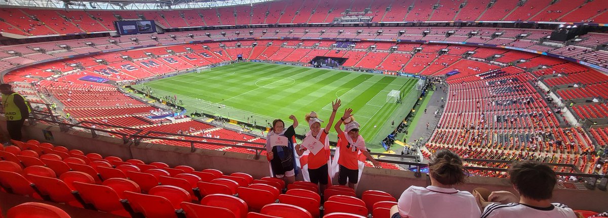 MarsdenJerry's tweet photo. #WEURO2022 commmmmmmme onnnnnnnnnnn England bring it home https://t.co/7JgRTg06AE