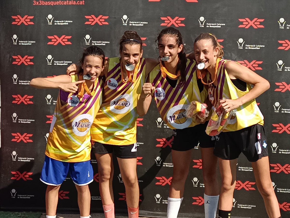 uemataro's tweet photo. 🔥 CAMPIONES DE CATALUNYA DE 3x3!

⛹🏻‍♀️ Un equip format de jugadores del nostre Mini A i un altre de jugadores del Premini A s’han proclamat Campiones de Catalunya de 3x3!

✅ Ambdós equips van vèncer a la parada final del Circuit!

👏🏻 Enhorabona noies!

#somgrocs💛💜 https://t.co/fsapVXyIY4