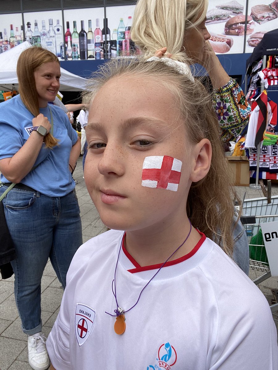 We haven’t managed to get tickets and I’m not prepared to pay £1000 online but we are at Wembley soaking up the atmosphere and we cannot wait to hear the crowd roar for the Lionesses!! Come on England!! #lionesses #englandwomen <a href="/ellsbells89/">Ellen White</a> <a href="/bmeado9/">Beth Mead MBE</a>