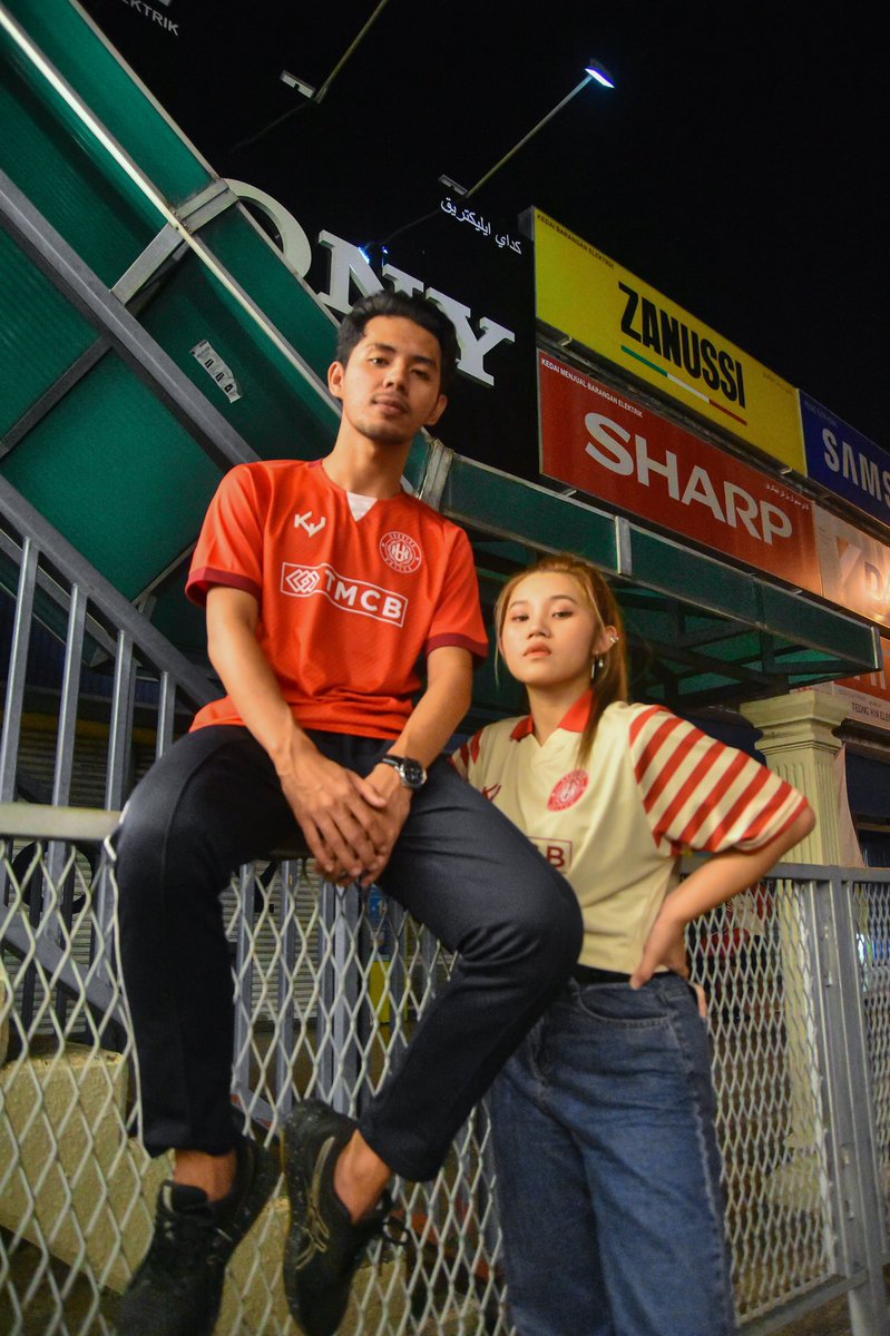 KuantanUnited's tweet photo. Inspired by Pahang historical fashion 🌺

This @kakijersidotcom x Kuantan United is built different 💥

📲 Now available for order at https://t.co/tgLJgwgrPh https://t.co/8OpPMnT4JK