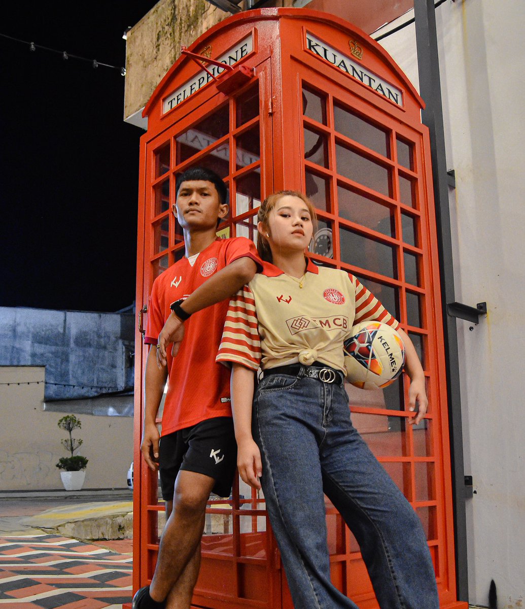 KuantanUnited's tweet photo. Inspired by Pahang historical fashion 🌺

This @kakijersidotcom x Kuantan United is built different 💥

📲 Now available for order at https://t.co/tgLJgwgrPh https://t.co/8OpPMnT4JK