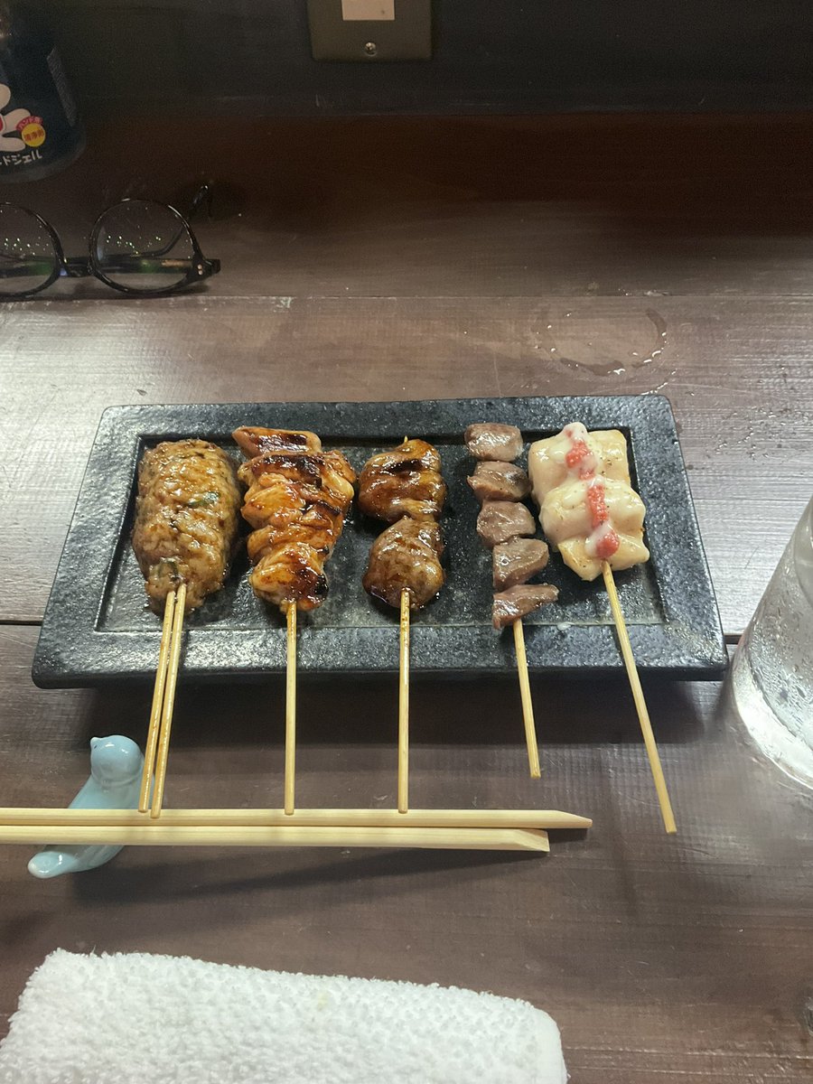 xxxPinzoroxxx's tweet photo. 日本橋でやってるitoriって焼き鳥屋なんだけど本間に美味しいねんよな\(^o^)/鶏もタレも別格で違うから日本橋界隈の方は是非食べに行ってみてください\(^o^)/
#itori
#カレー食堂マッハ https://t.co/hAla2PruMd