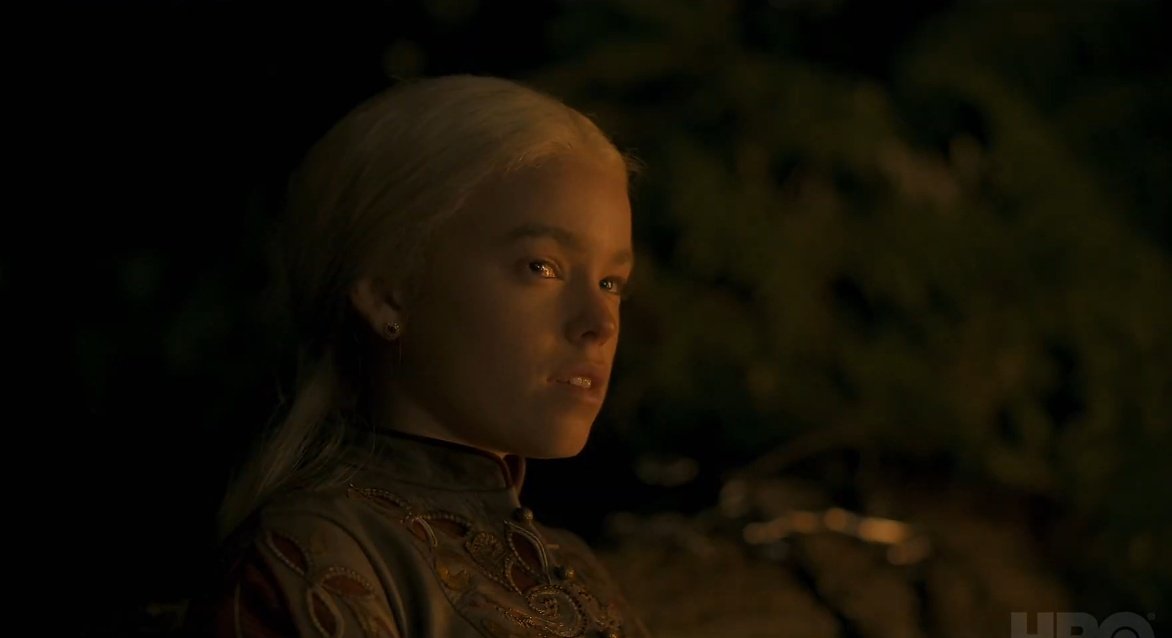 PortalASOIAF's tweet photo. A ficha de vocês REALMENTE caiu que faltam poucos dias para vermos a Vhagar, um dos dragões da Conquista? O complexo Daemon, o Targaryen favorito de GRRM, a disputa entre Rhaenyra e Aegon, batalhas lendárias e todo desenrolar trágico da Dança dos Dragões? https://t.co/cxRYqBeTi5