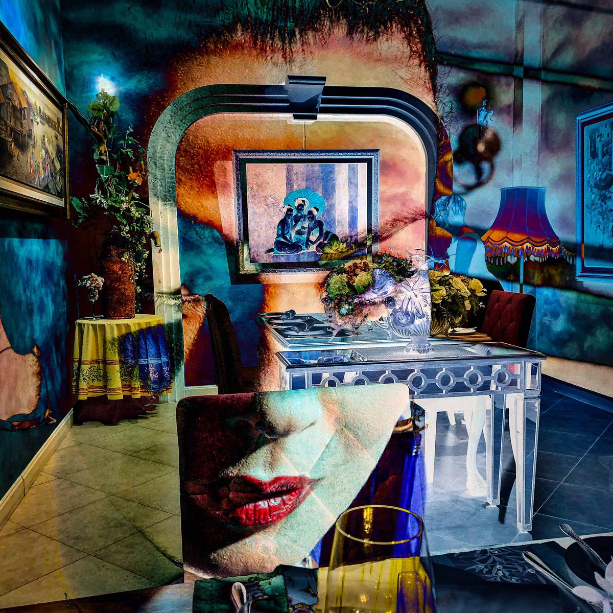 gotvshowtime's tweet photo. Mystery house
.
.
.
#collage #smartphone https://t.co/Jfu4ZW70bN