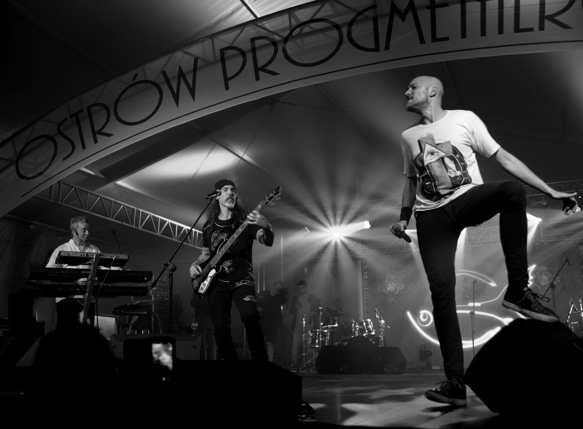 Fughuweb's tweet photo. AMAZING experience at #Ostrow Prog Metal Rock Festival!
Sharing stage w/bands from all over the world❤️🤍
BIG THANKS to Beto James Dreamther, Aga, Lescek "Larry", Pluto, Karcia + ALL polish folks🇮🇩
Na zdrowie🍻

#Fughu🐡
📸 Wojtek Olejniczenko, eOstrow &amp; Micahel Majewski https://t.co/a4QfieiVZ6