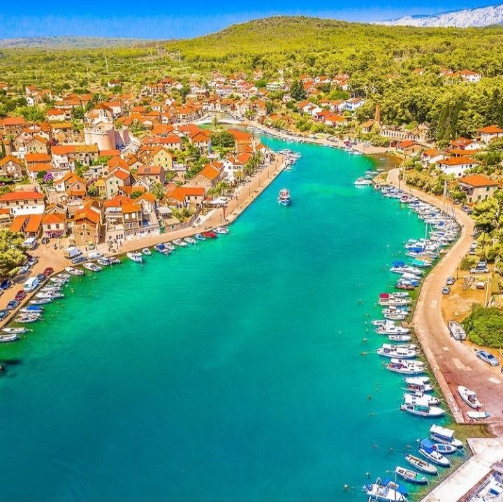 nationofcroats's tweet photo. Vrboska, Hvar Island 🇭🇷 https://t.co/xtrIDhhRxW