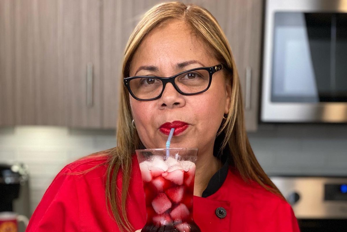 CookingwithRody's tweet photo. Subi mi vídeo #chichadesaril #chichadesarilyjengibre #hibiscus #hibiscustea #hibiscusflower #hibiscusicedtea #flordejamaica #aguadejamaica #cookingwithrody #thruvisualmedia #hibiscussabdariffatea #hibiscussabdariffa #foodies #foodiesofinstagram  #foodiesofyoutube #cookingvideos https://t.co/6T2rHWZxnf