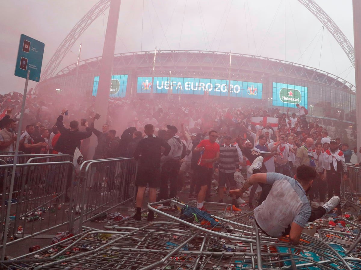 EnglandExtra's tweet image. The Final of the Women’s Euros vs the Final of the Men’s Euros