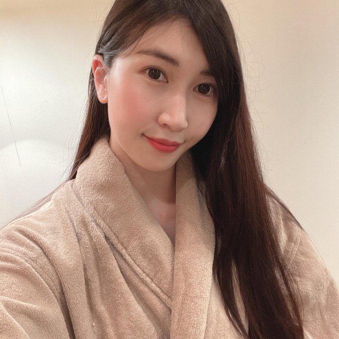 taiwan_Amanda's tweet photo. As long as your heart is sunny, there will be no rainy days in life. Like good things always happen to those who smile. Adjust your mood and keep smiling. Good morning!🙂🙂 https://t.co/WWFIFffXG3