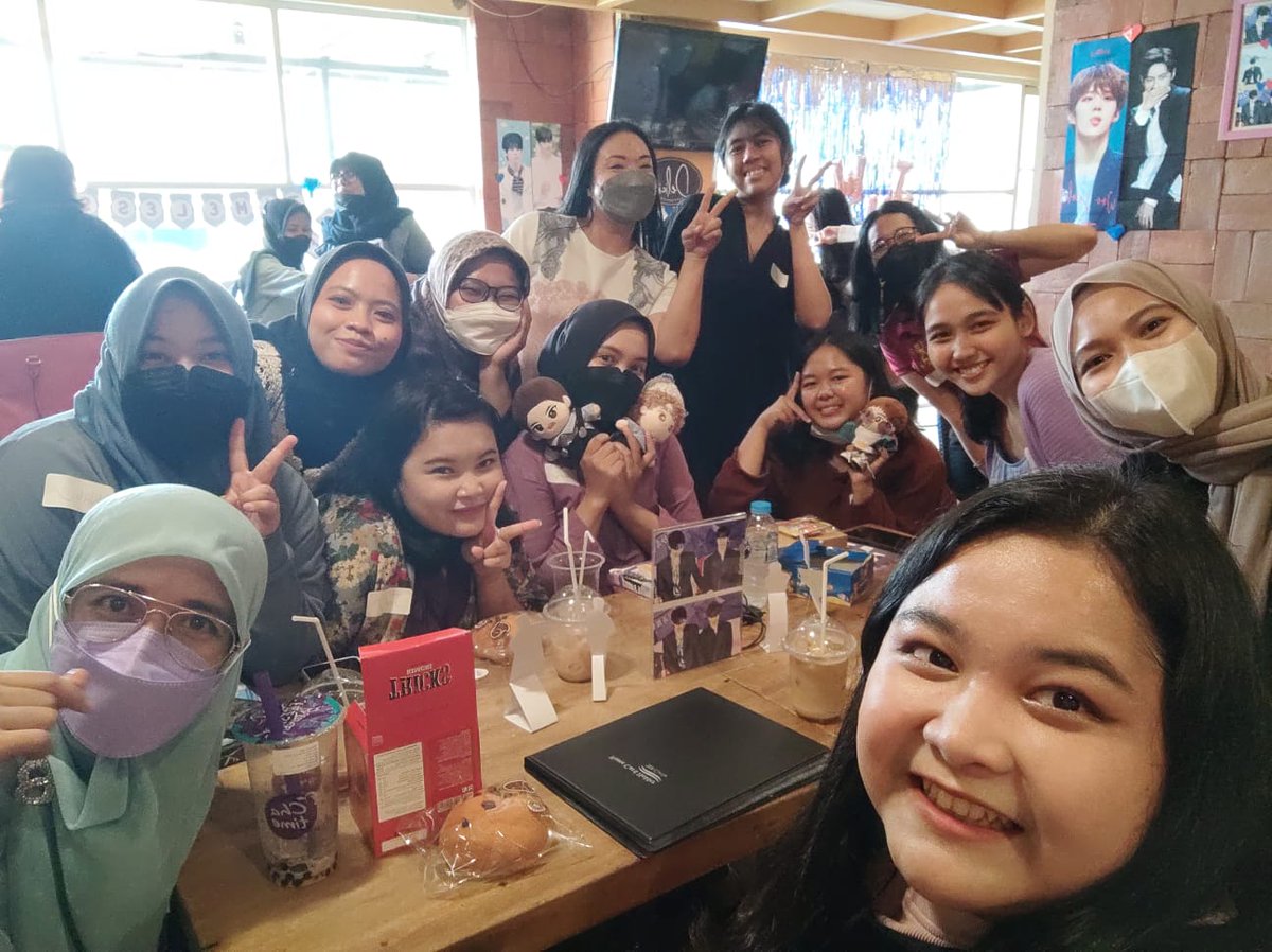 buriburikyuchan's tweet photo. Seneng banget ketemu banyak orang di event @nw_timeless 😍 See you next event yaaa https://t.co/yAvQrtHwAD