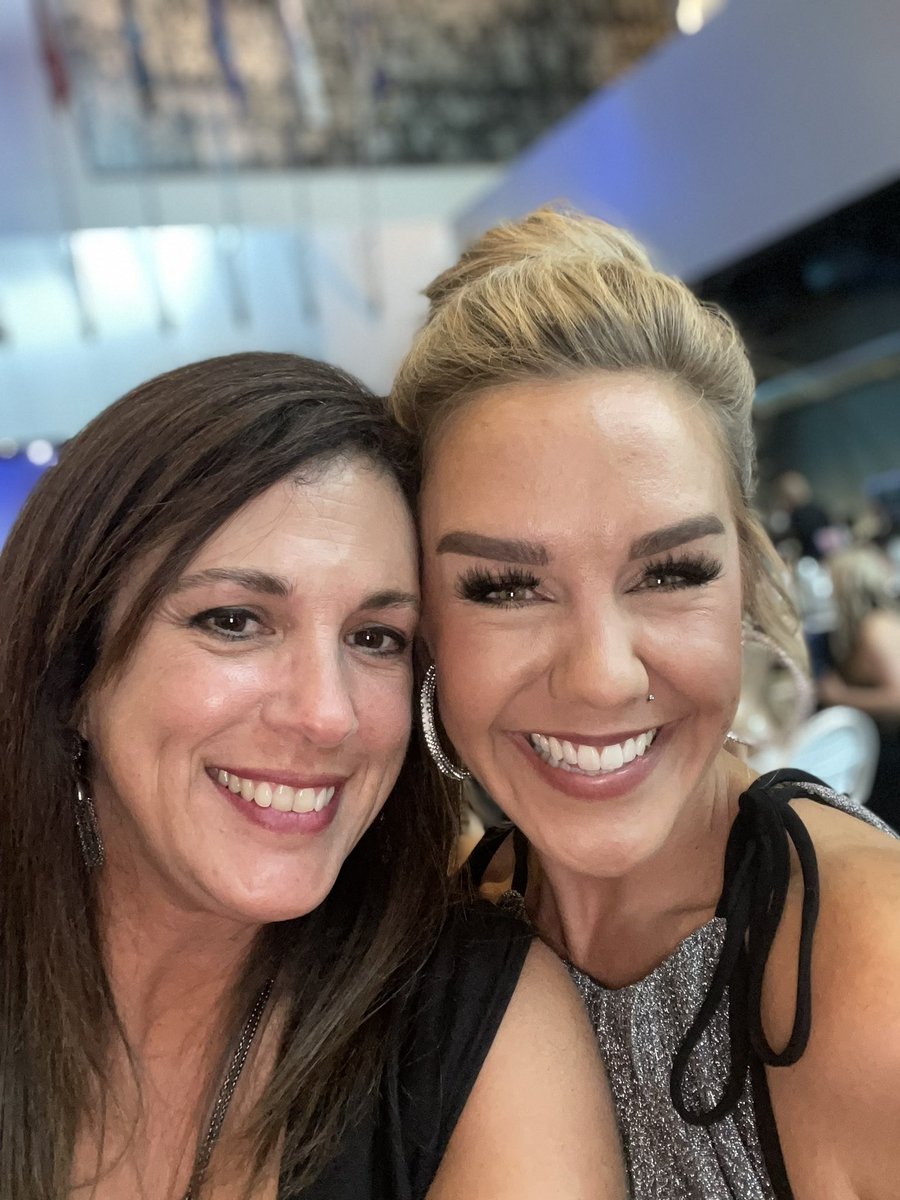 VillageEastEle1's tweet photo. What a proud moment! Emily Tuttle did a beautiful job representing TPSD at the Teacher Gala. #TPSDPride #VESIndians https://t.co/waArP6dGHZ