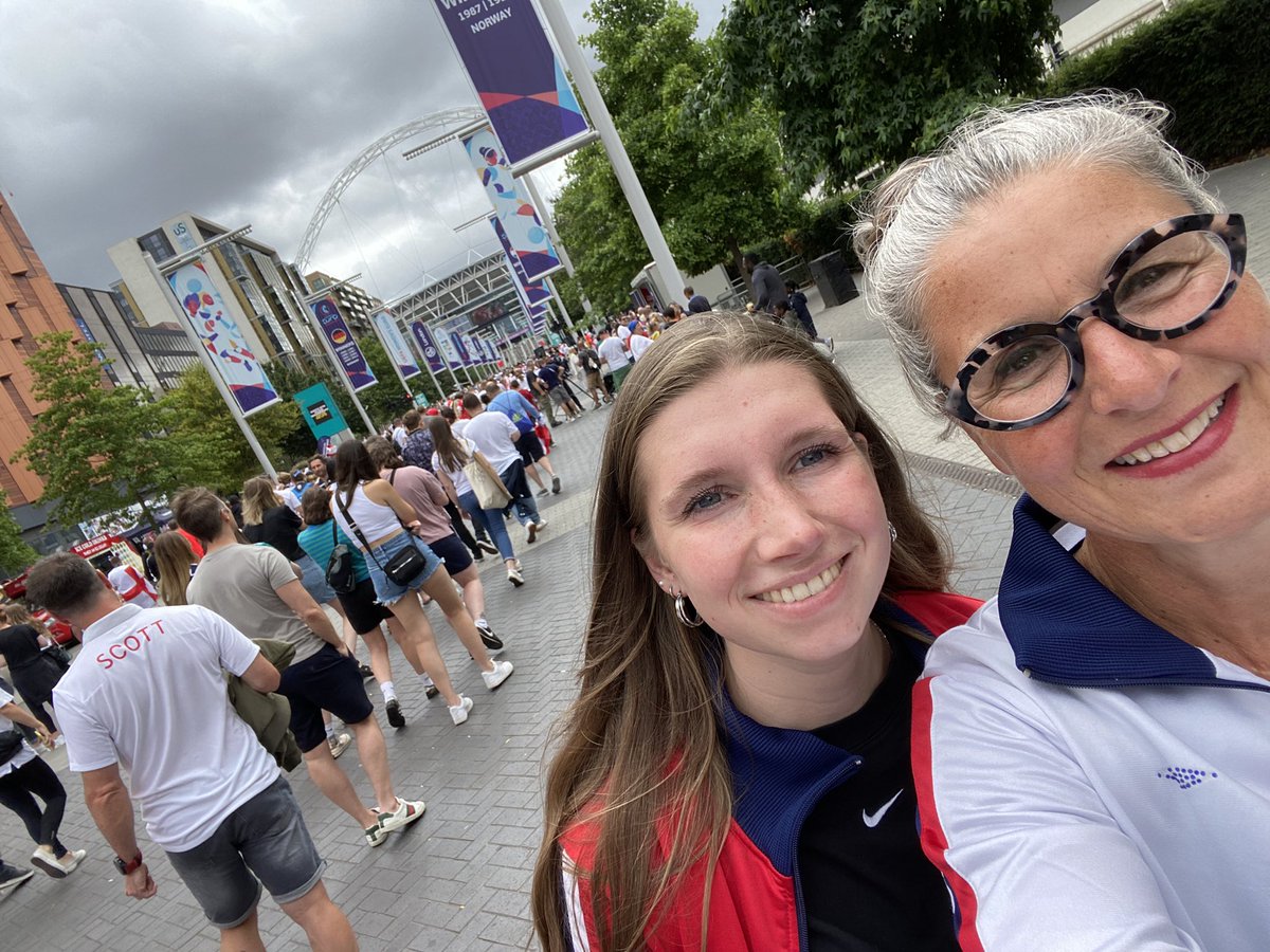 spijky's tweet photo. #WEURO2022 https://t.co/snqx4TTNoH