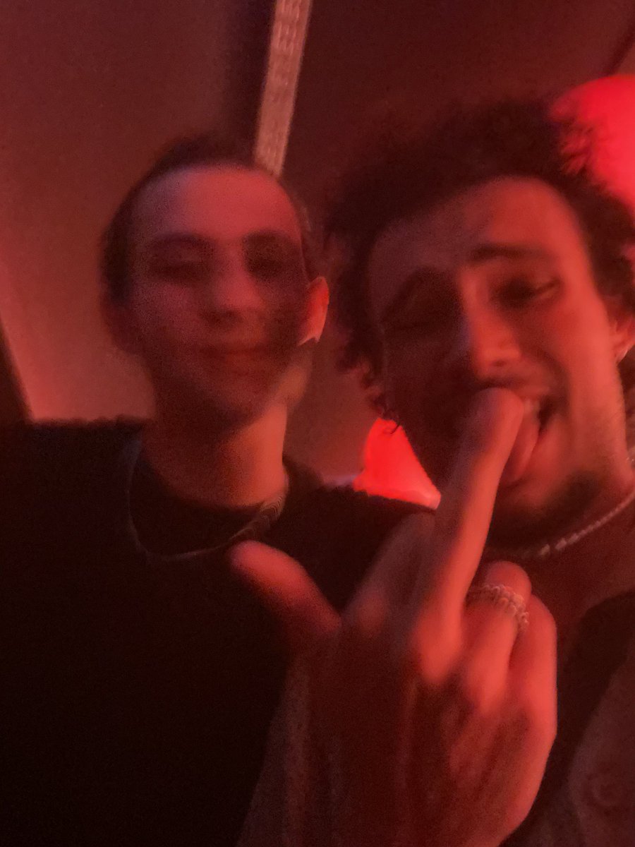 zaicanewton's tweet photo. gestern in kölle besiffen gewesen https://t.co/efBGrBjqCK