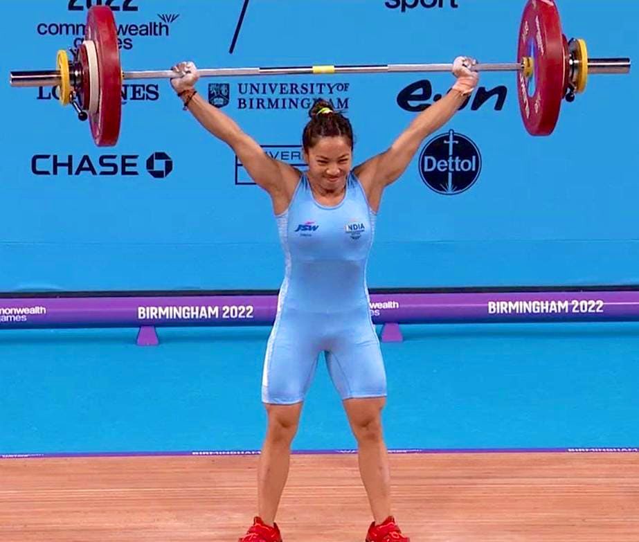 prathu4211's tweet photo. She came. She lifted. She conquered. 
Not only the gold medal 🥇 but our hearts too!
#MirabaiChanu https://t.co/RCsmqrMl0m https://t.co/J5c23cKp6z