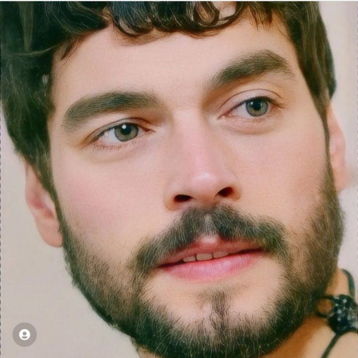 Es el turco más lindo eso es seguro
#AkınAkınözü