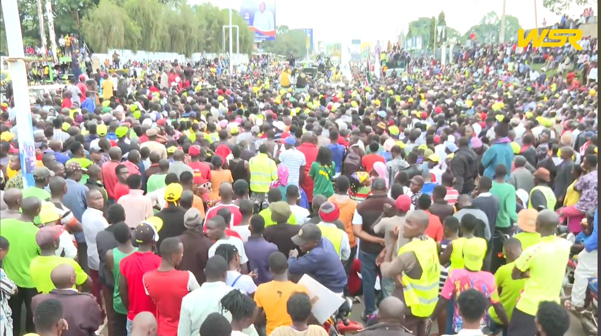 McShynne_Ke's tweet photo. Atwoli and Oparanya shocked seeing Kenya Kwanza bring Kakamega town   to a standstill outside the gates of Bukhungu stadium 🤣.#WesternDeclaration #TheLastDance https://t.co/0qN1WhOPFu