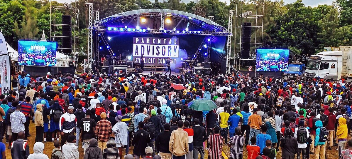 OCTOPIZZO's tweet image. NAKURU!!!! ♥️♥️♥️
Jana tulifanya ile kitu 💥💥💥, Shukran sana kwa kila msee alitokea.
Mad loyalty I can’t appreciate you enough but I can promise to be back na goodies masimu kadha za #spark9series na merch kibao courtesy of PAPIDON.
Na ju ya hio story 5th August 11am ⏰ #DON 🐐