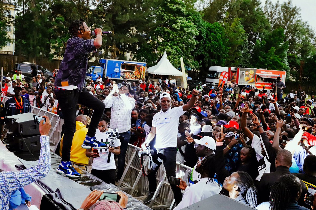 OCTOPIZZO's tweet image. NAKURU!!!! ♥️♥️♥️
Jana tulifanya ile kitu 💥💥💥, Shukran sana kwa kila msee alitokea.
Mad loyalty I can’t appreciate you enough but I can promise to be back na goodies masimu kadha za #spark9series na merch kibao courtesy of PAPIDON.
Na ju ya hio story 5th August 11am ⏰ #DON 🐐