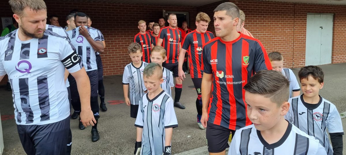 CwmbranTown's tweet photo. A huge thanks to our under 9s for accompanying the senior players to the pitch in yesterday’s #JDWelshCup tie with @nelsoncavsafc 👏👍

#MiniCrows #Crows #OneClub https://t.co/oqF5DSW3K5