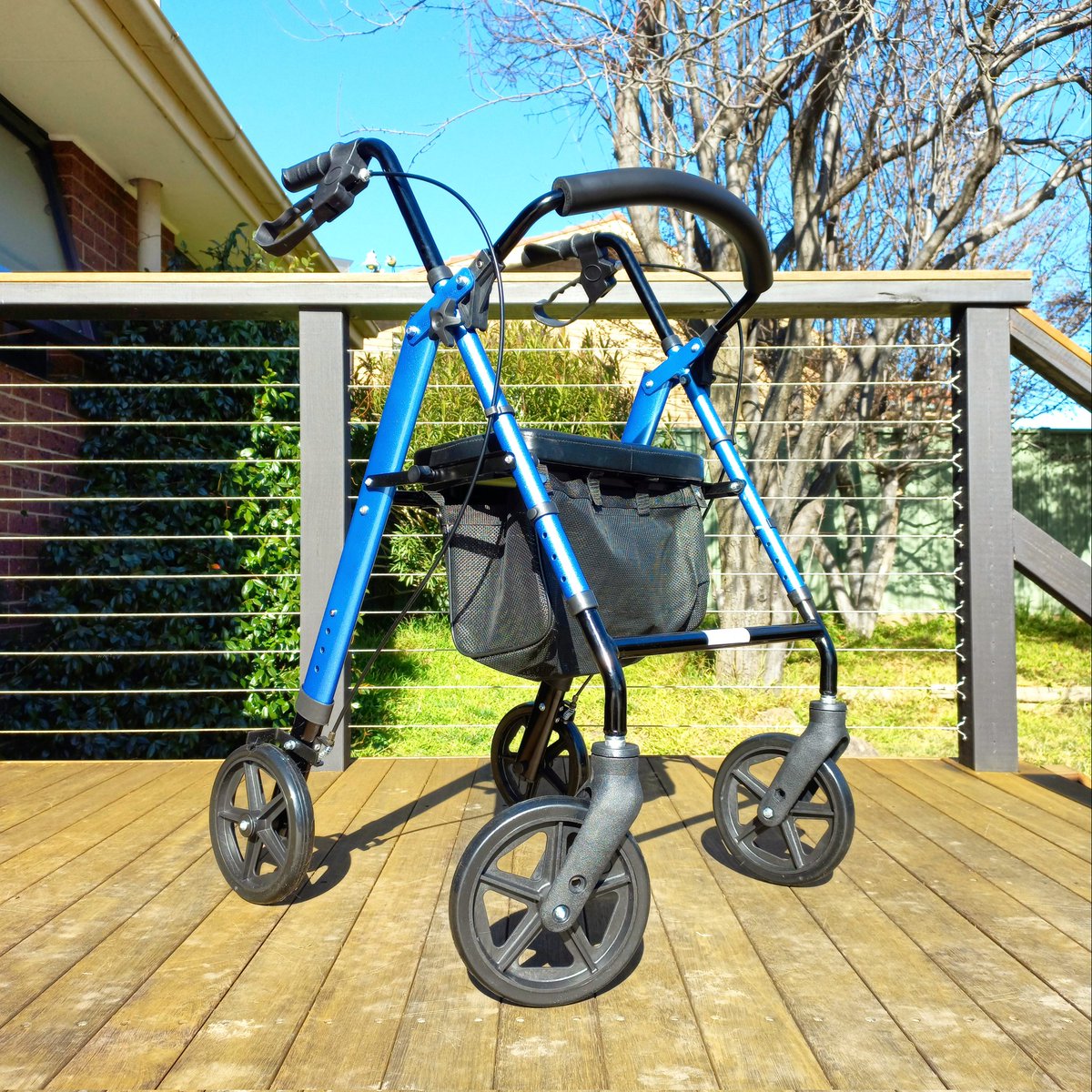 peppersmithlife's tweet photo. #DisabilityPrideMonth is done for 2022, but I was busy with lots of D&D last week & didn't get to show off this pretty thing! π€©π§΅ (1/7)
#newmobilityaid #rollatorwalker #chronicillness #postviralillness #dynamicdisability #MECFS #fibromyalgia #HSD #PCVS #acceptanceisntresignation https://t.co/z1PQD74Uxb