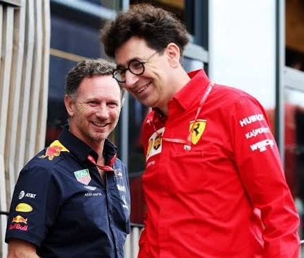 Na foto, o principal responsável pelo iminente título de Max Verstappen este ano. Ao lado dele, Christian Horner, chefe da Red Bull 👍