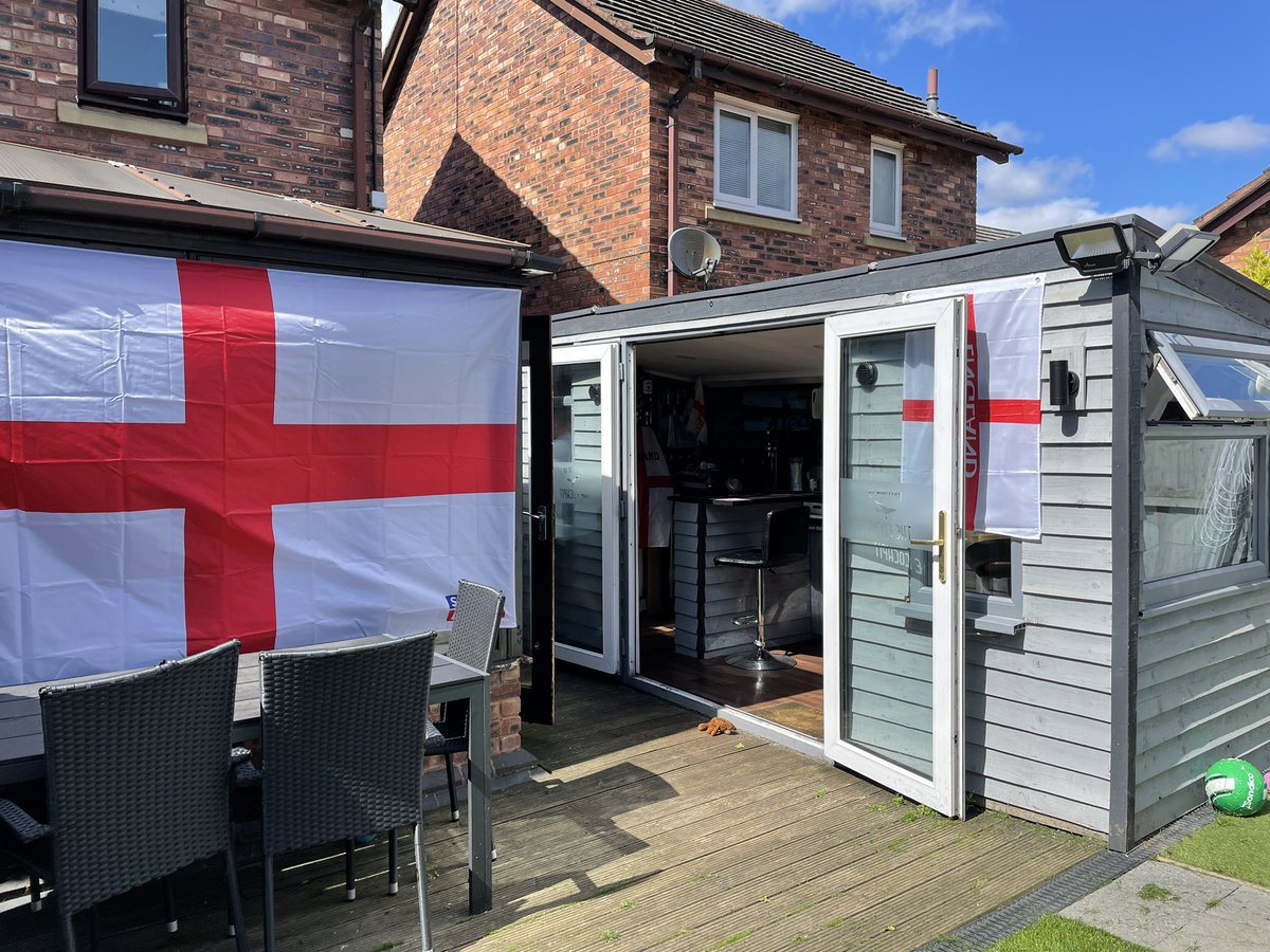 RussellSJ1's tweet photo. @Lionesses we are ready for tha Final 🏴󠁧󠁢󠁥󠁮󠁧󠁿⚽️🏴󠁧󠁢󠁥󠁮󠁧󠁿⚽️💪🏻 Lets go girls #itscominghome https://t.co/C5Xta2JuJJ