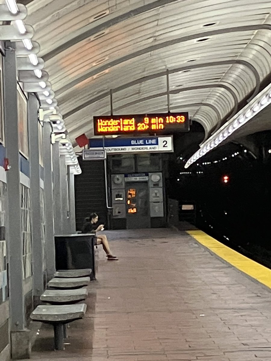 DevinInTheBigD's tweet photo. @MBTA I thought blue line was running weekday schedules during the #sumnertunnel shut down? https://t.co/Wc6d4fspZh
