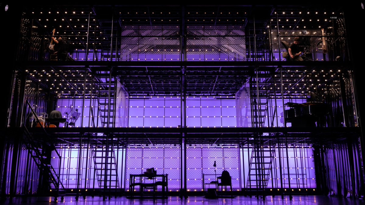 𝐕𝐈𝐕𝐈𝐃🎨 tweet media