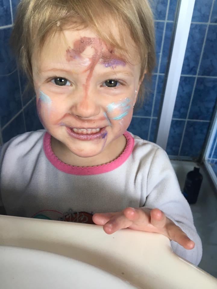 Tezzi_21's tweet photo. My youngest is my beautiful “messy-messy” from her room which has always got “stuff” hidden in every nook and cranny, to her always looking like a puppy let loose in the rain. #947SamsungAddWash https://t.co/BRLi5p3vTu